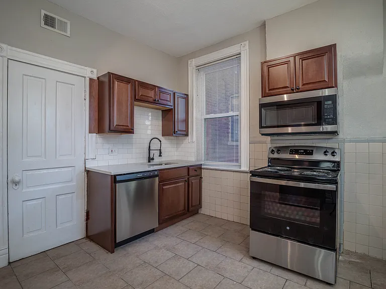 2310 Russell Blvd #A — Photo 14
