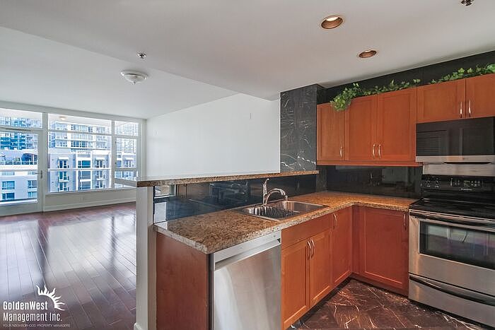 1st image of 427 9th Ave Unit 909