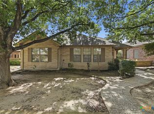 671 Sagewood Pkwy, Seguin, TX 78155