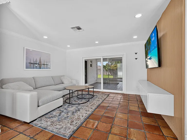 11760 Inverness Cir — Photo 7
