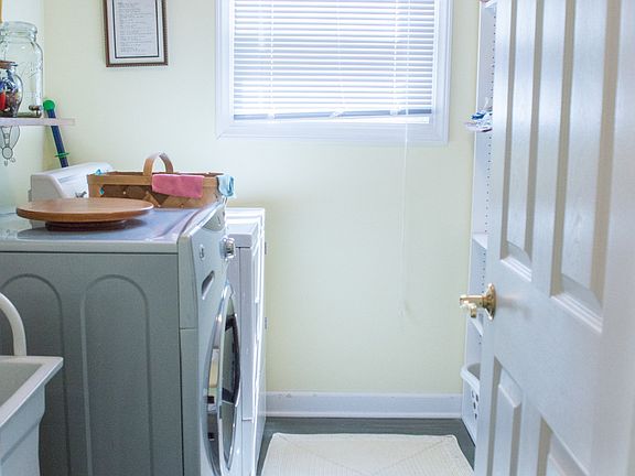 5th image of 260 Persimmon Way