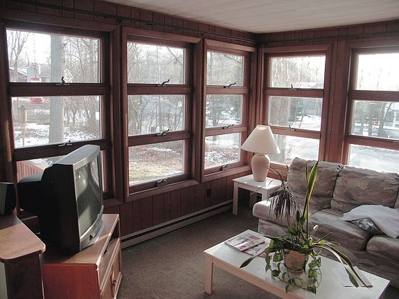 TV/Play Room Off of Kitchen