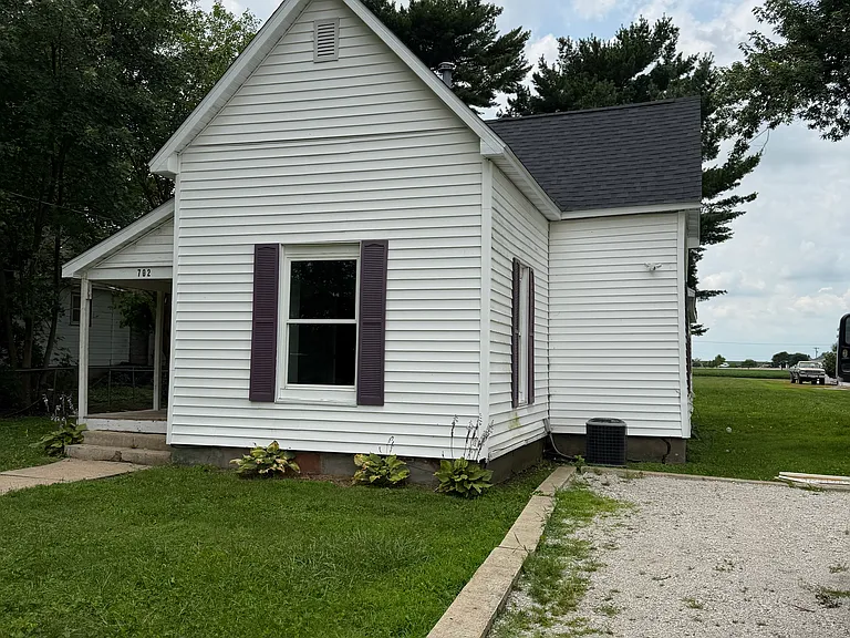 702 S Sandusky St — Photo 1