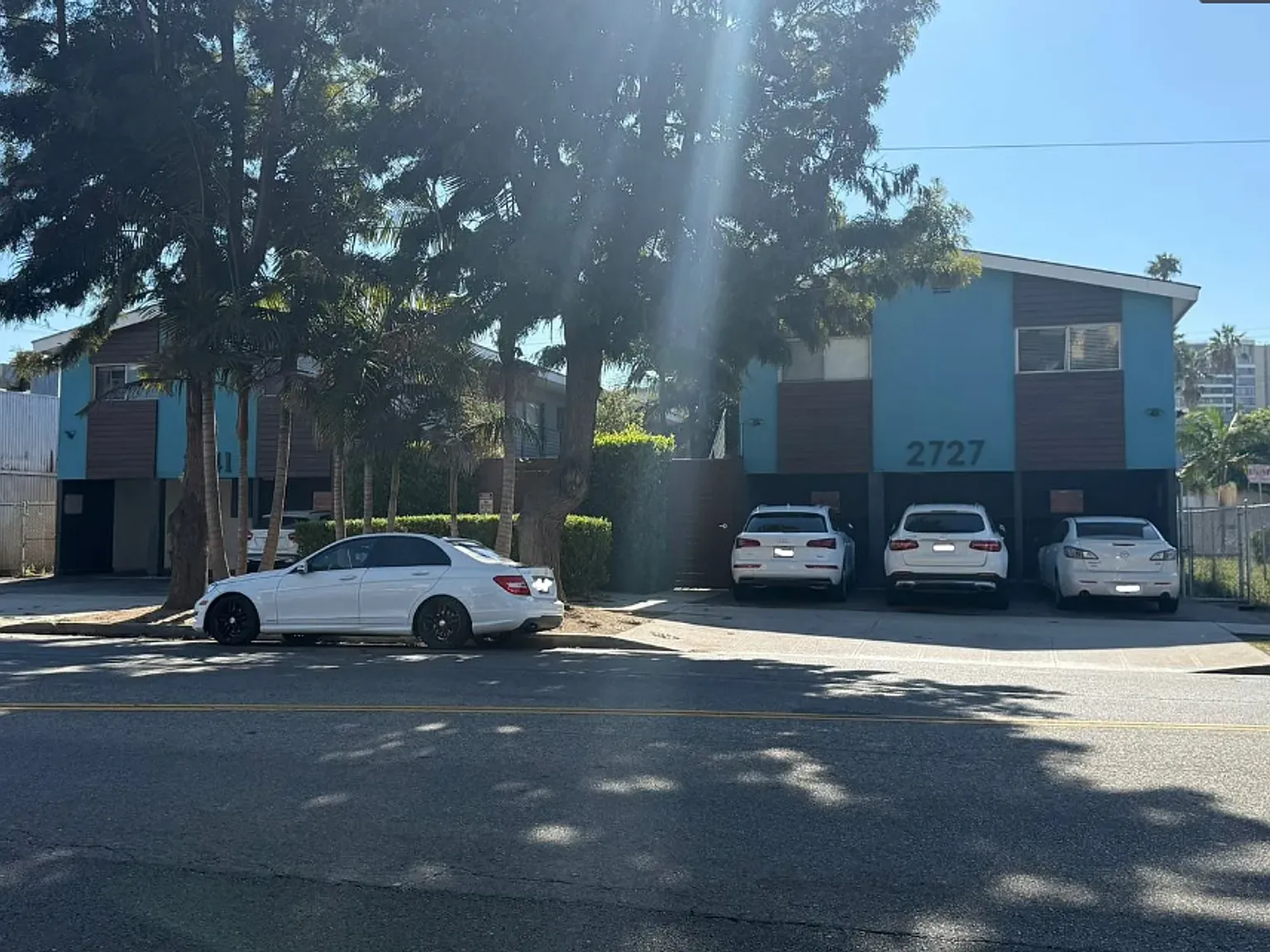 2727 Abbot Kinney Apartments, Venice CA — Photo 2