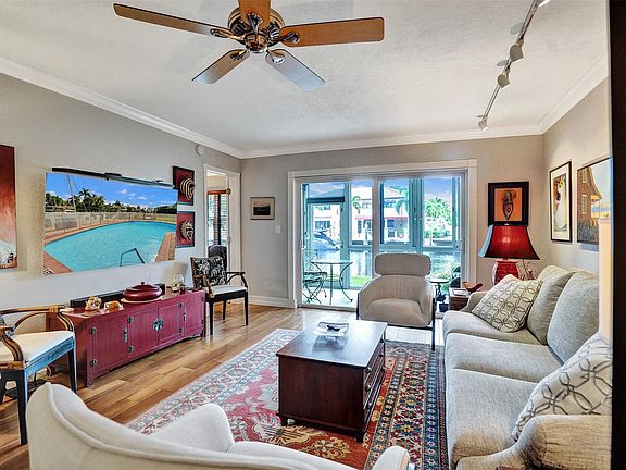 5th image of 1332 Bayview Drive #101
