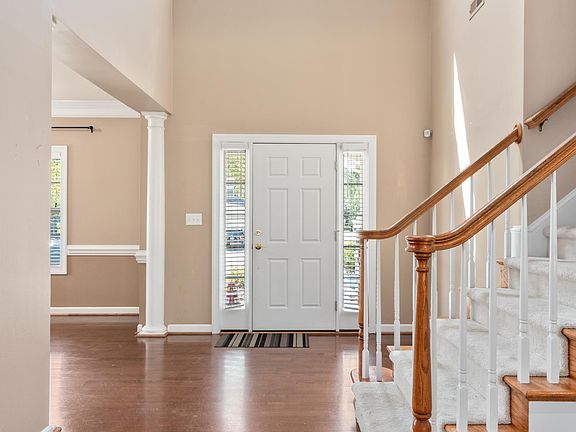 Two story foyer entry