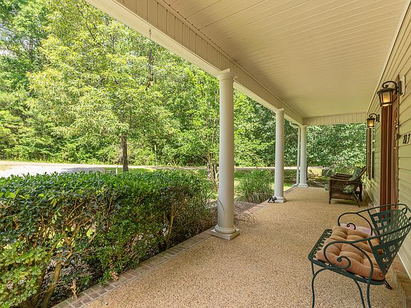 4th image of 203 Hickory Hill Dr