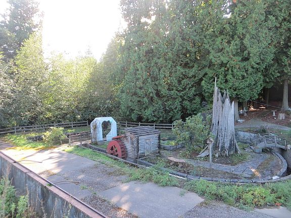 4th image of 6277 Vista Dr