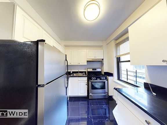 5th image of 157 E 57th St #14GF