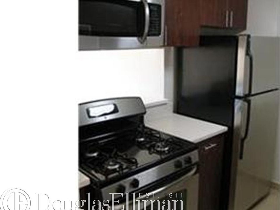 1st image of 300 Mercer St APT 18I