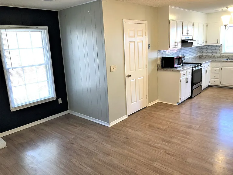 2900 Glen Hollow Rd — Photo 8