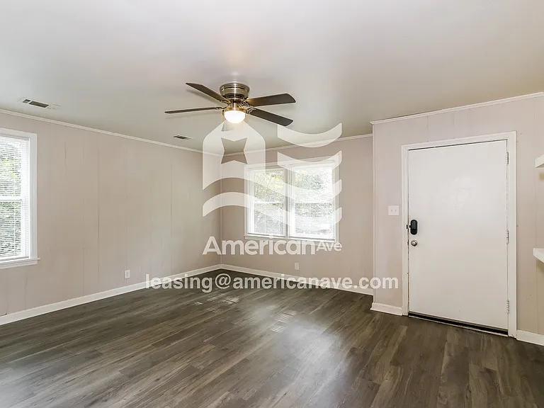 1000167_003_living_room_13834012.jpg