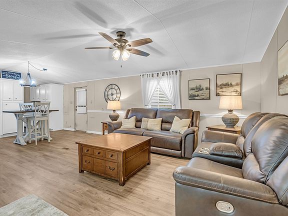 4th image of 188 Chrissy Ln