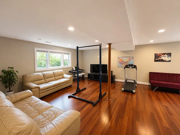 1711 Strine Dr — Photo 14