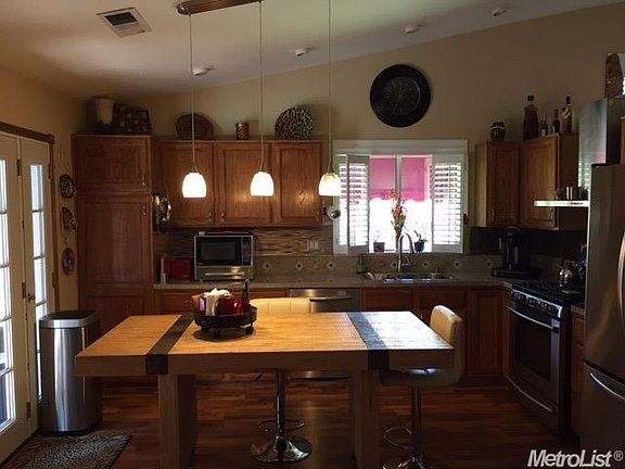 4th image of 7025 Firethorn Dr