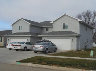 1521 Springbrook Dr, Cedar Falls, IA 50613