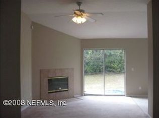 1928 Valley Crossing Dr, Jacksonville, FL 32210