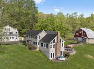 10 Dairy Ln, Asbury, NJ 08802