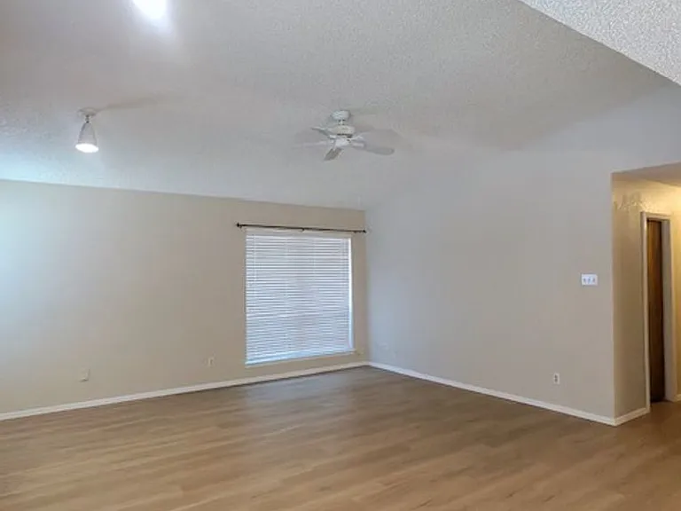 2317 Garden Park Ct — Photo 3