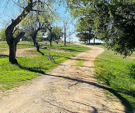 2nd image of 2126 Church Rd