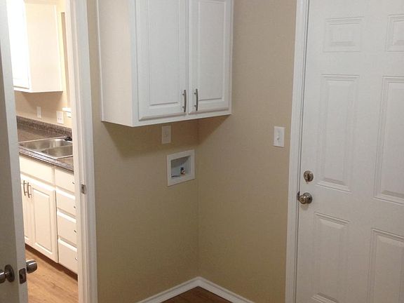 4th image of 4321 E 61st St