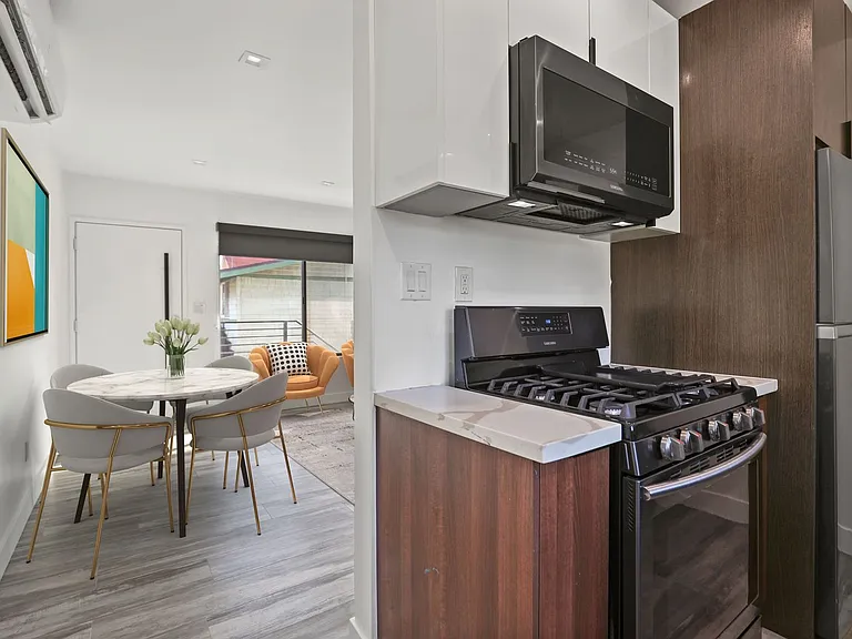 2814 Sichel Street Apartments — Photo 28