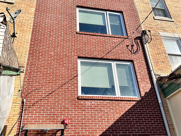 2nd image of 4313 Sansom St Floor 3