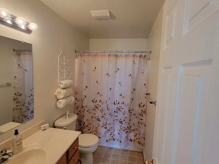 390 Camelot Blvd — Photo 16