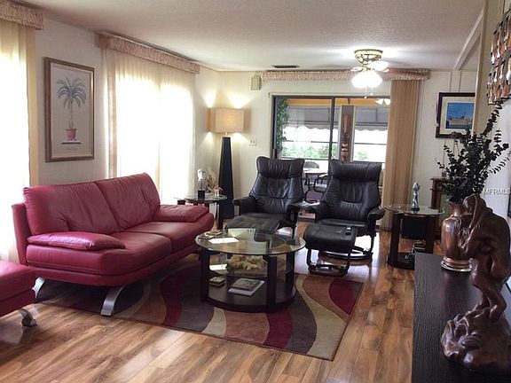 3rd image of 814 Baveno Dr