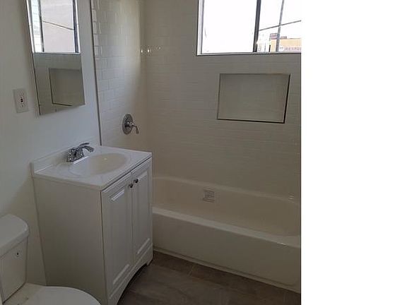 2nd image of 5017 S Figueroa St APT 14