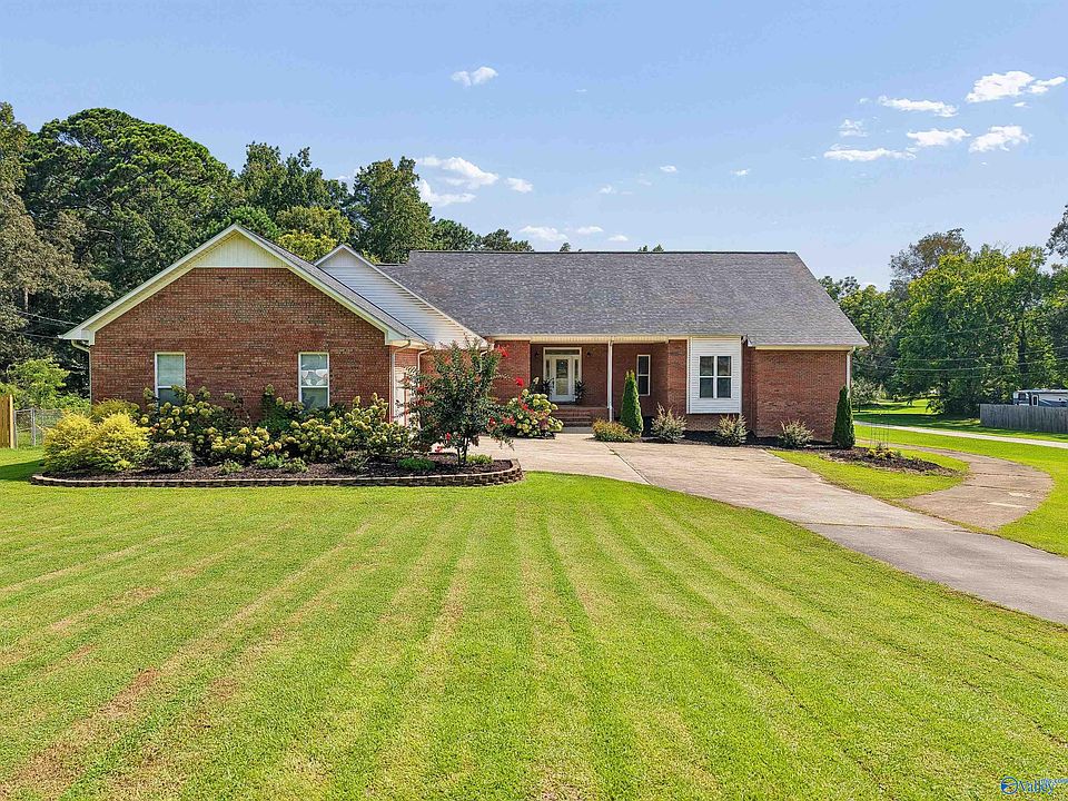1st image of 1131 Hickory Dr