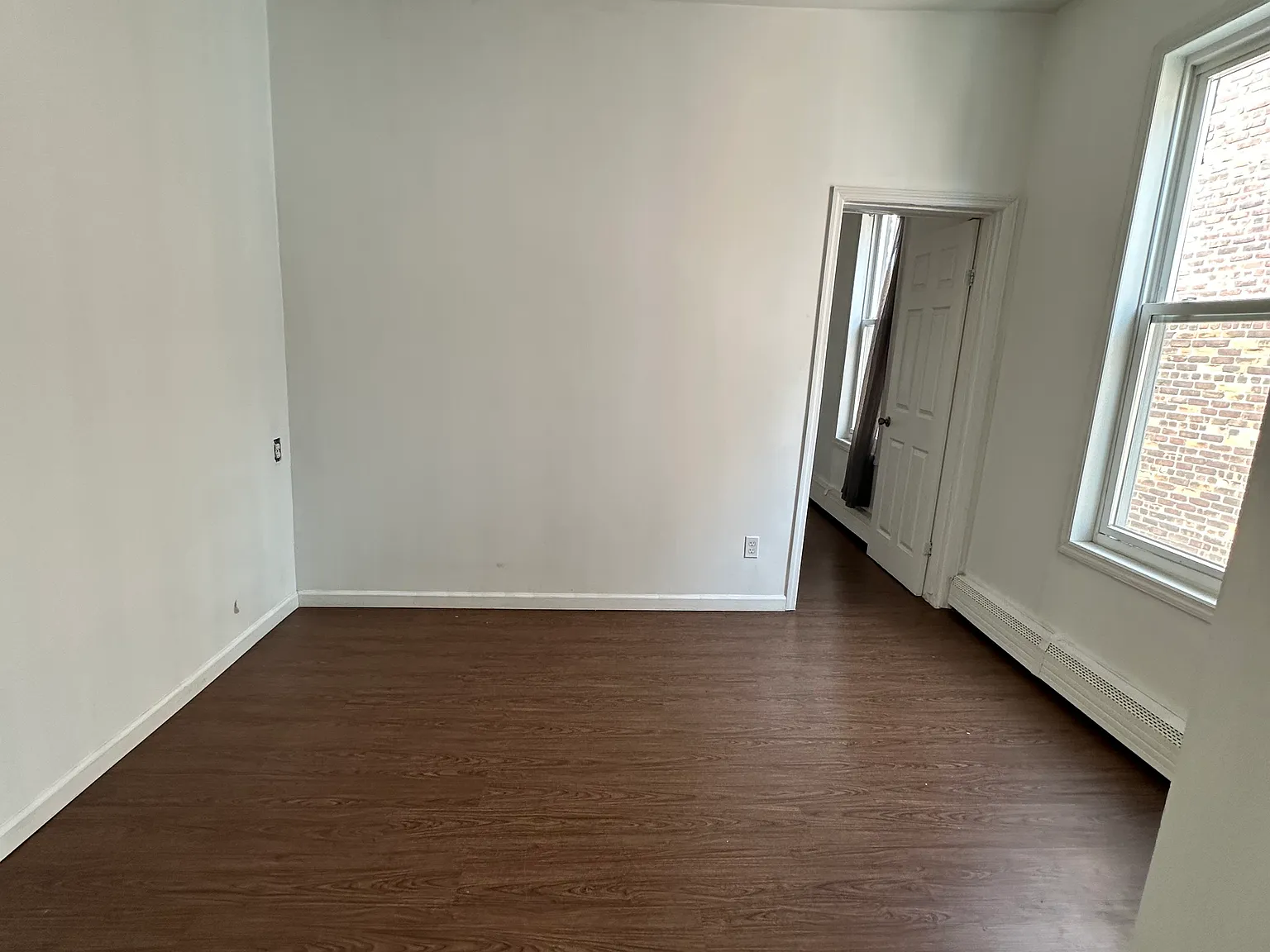 2 bed, 900 sqft, $2,100 — Photo 2