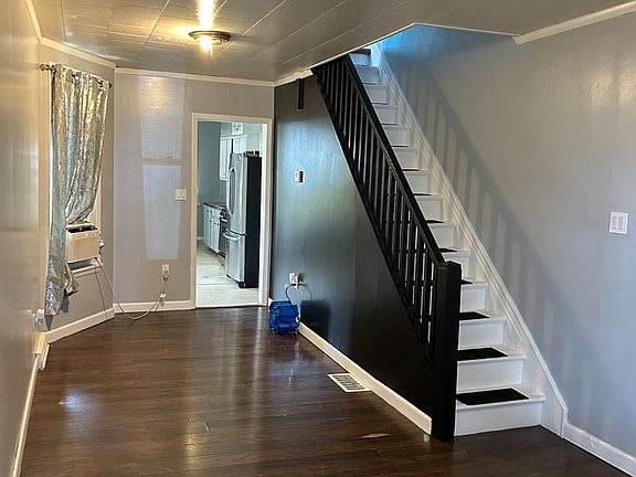 2nd image of 442 N 13th St