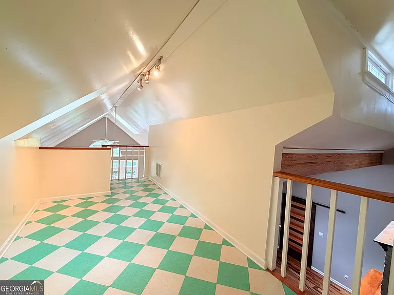 1012 Berne St SE — Photo 9