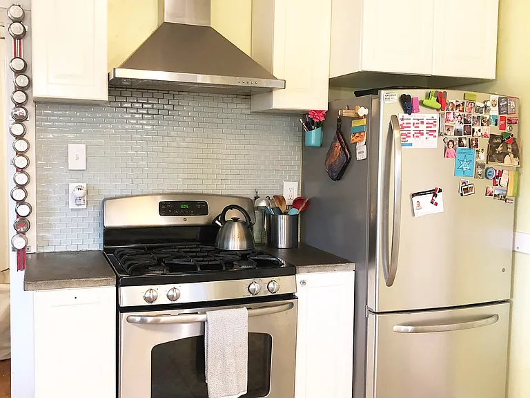 55 Marmion St #3 — Photo 6
