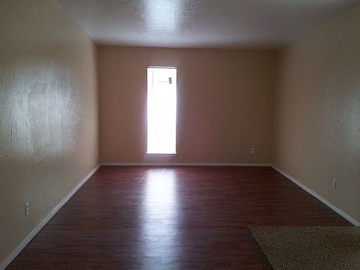 4th image of 601 N Oak St APT A