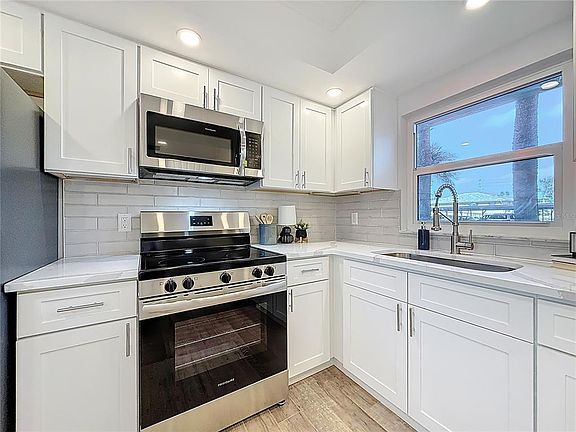 5th image of 4550 COVE CIRCLE #106