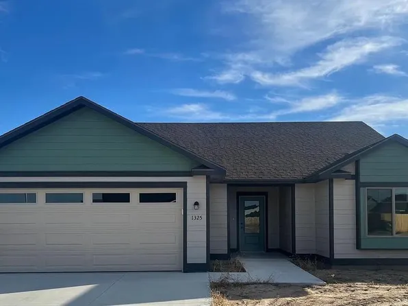 1325 Marboeuf Blvd, Dodge City, KS 67801