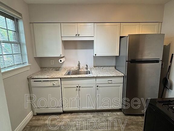 5th image of 2079 Douglass Blvd APT 1