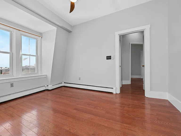 73 Main St #12 — Photo 7