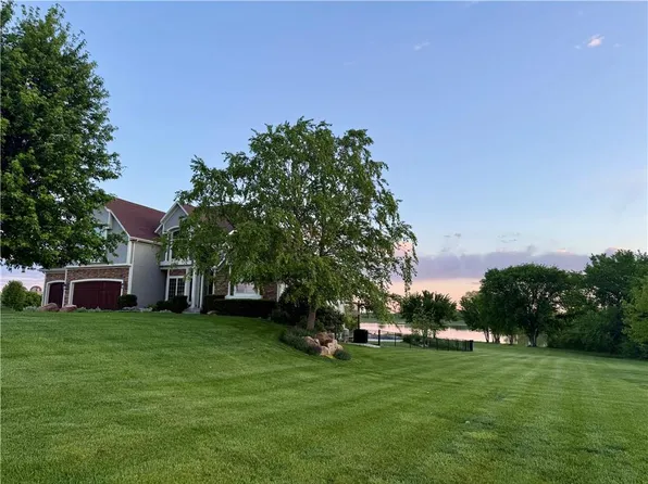 1824 N 700th Rd, Baldwin City, KS 66006