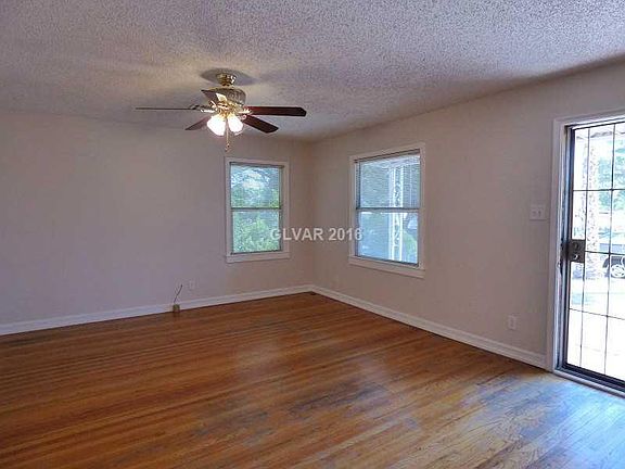 3rd image of 1134 Chapman Dr