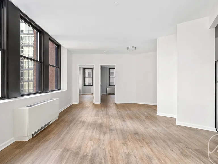 15 Park Row #23E — Photo 3