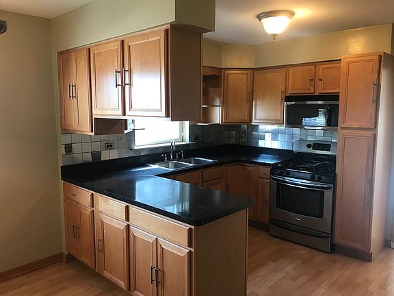 2nd image of 7423 S Calumet Ave #1