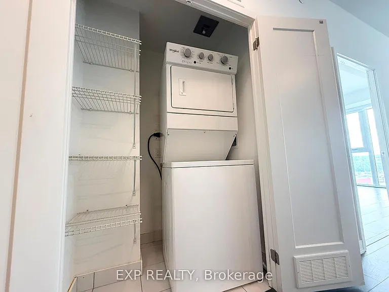 105 Oneida Cres #902 — Photo 15