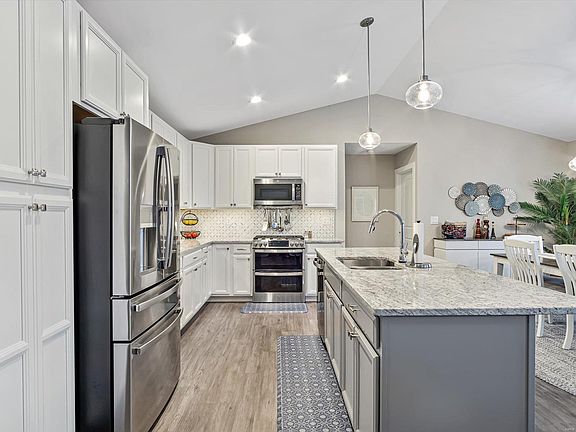 2nd image of 7054 Savannah Dr