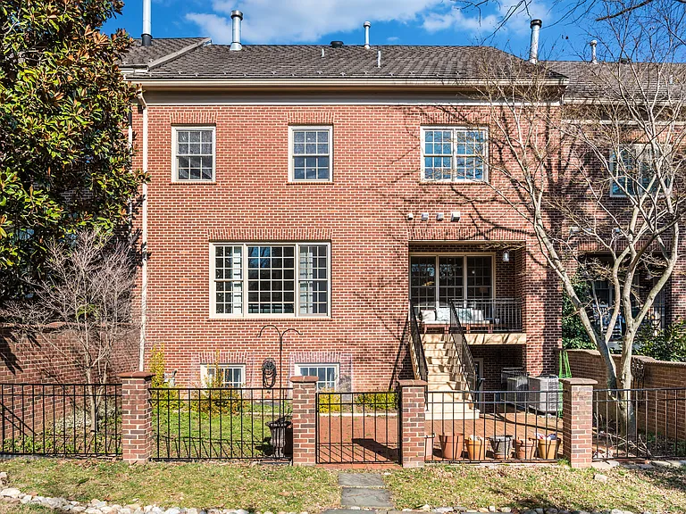 7802 Hidden Meadow Ter — Photo 14