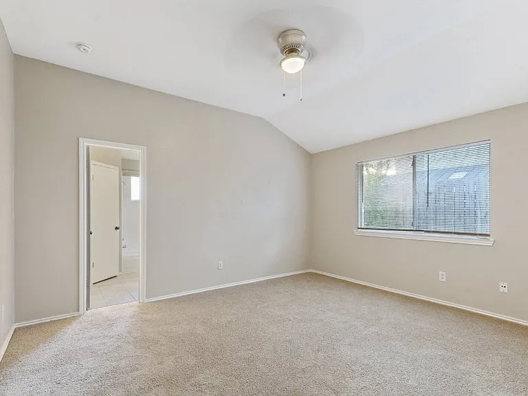 18067 Garden Manor Dr — Photo 7