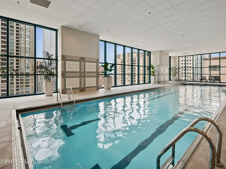 100 E Huron St #1701 — Photo 16
