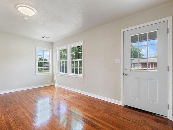 4th image of 1732 Brighton Ave